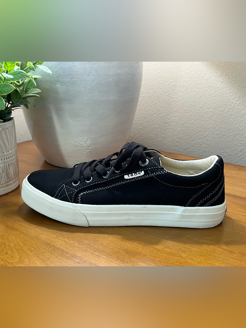 Taos Footwear Plim Soul Black Canvas Sneakers • Size 9 • EUC - Picture 3 of 10